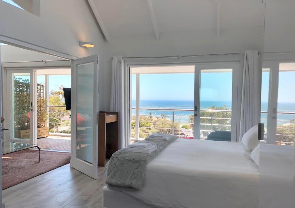 Apartamento Camps Bay Loft With Stunning Mountain And Ocean Views Ciudad del Cabo Exterior foto