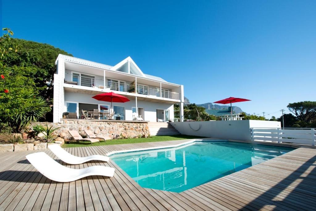Apartamento Camps Bay Loft With Stunning Mountain And Ocean Views Ciudad del Cabo Exterior foto