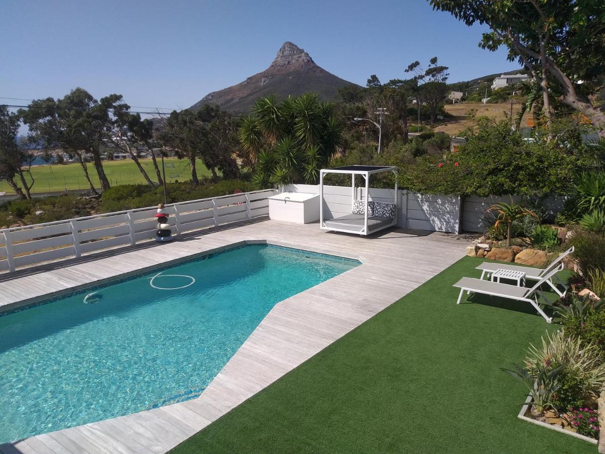 Apartamento Camps Bay Loft With Stunning Mountain And Ocean Views Ciudad del Cabo Exterior foto